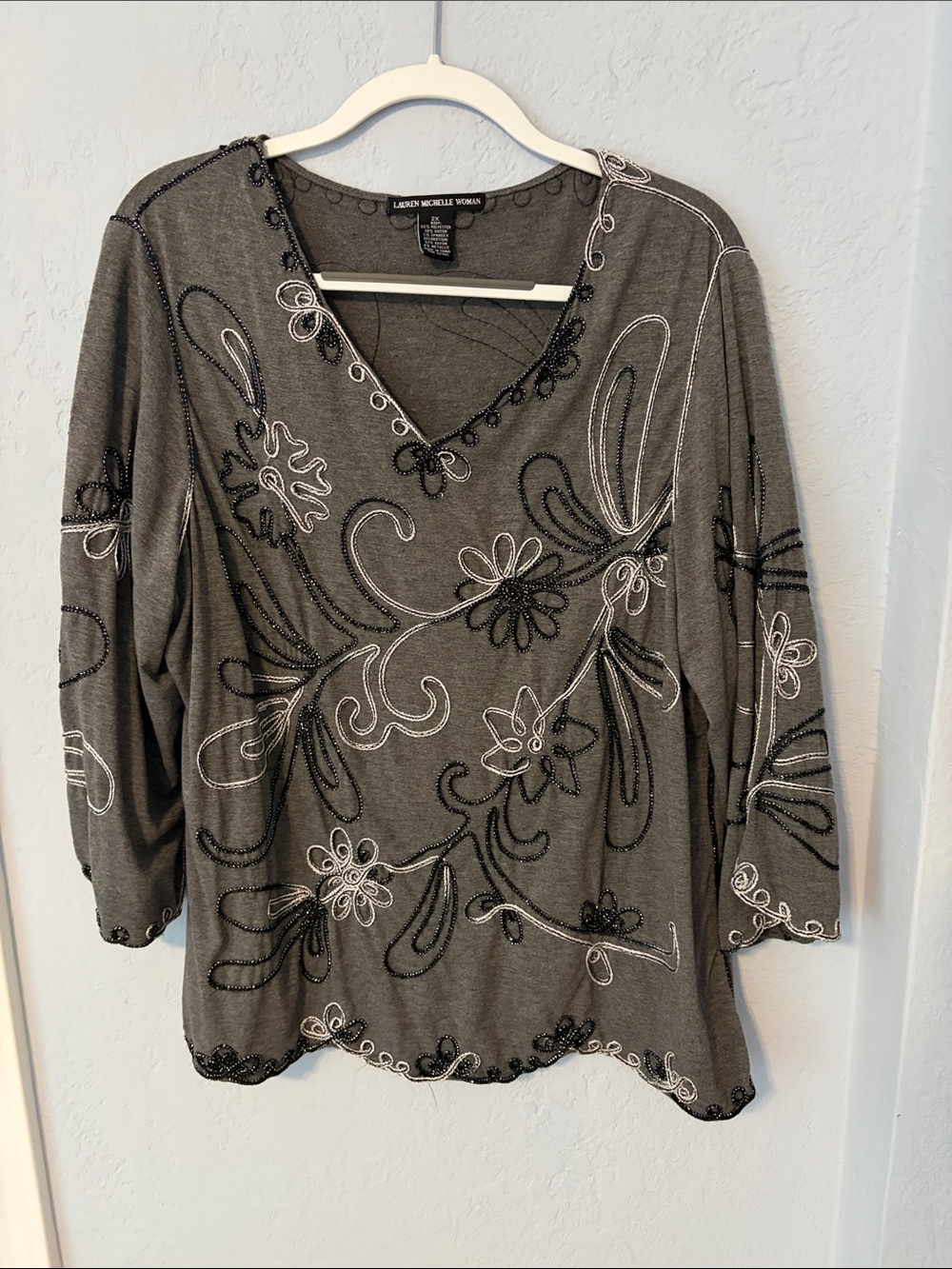 Lauren Michelle Embroidered V-Neck Tunic in Gray/Black/White